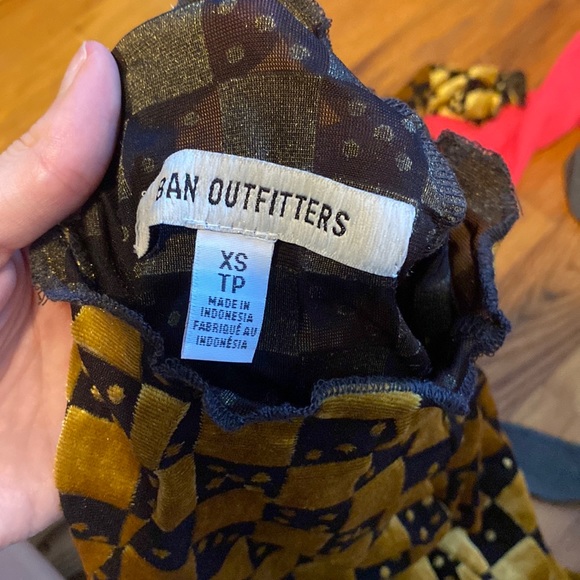 Urban outfitters top bundle - Picture 7 of 17